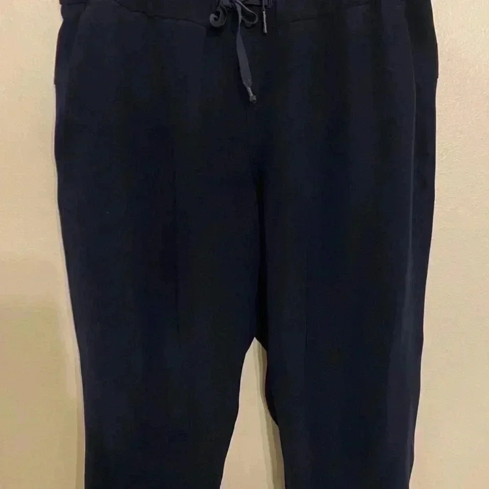 Lululemon On The Fly Woven Cropped Pants